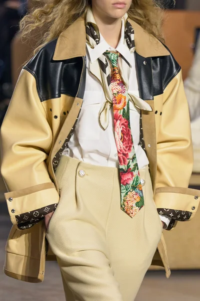 Look 5